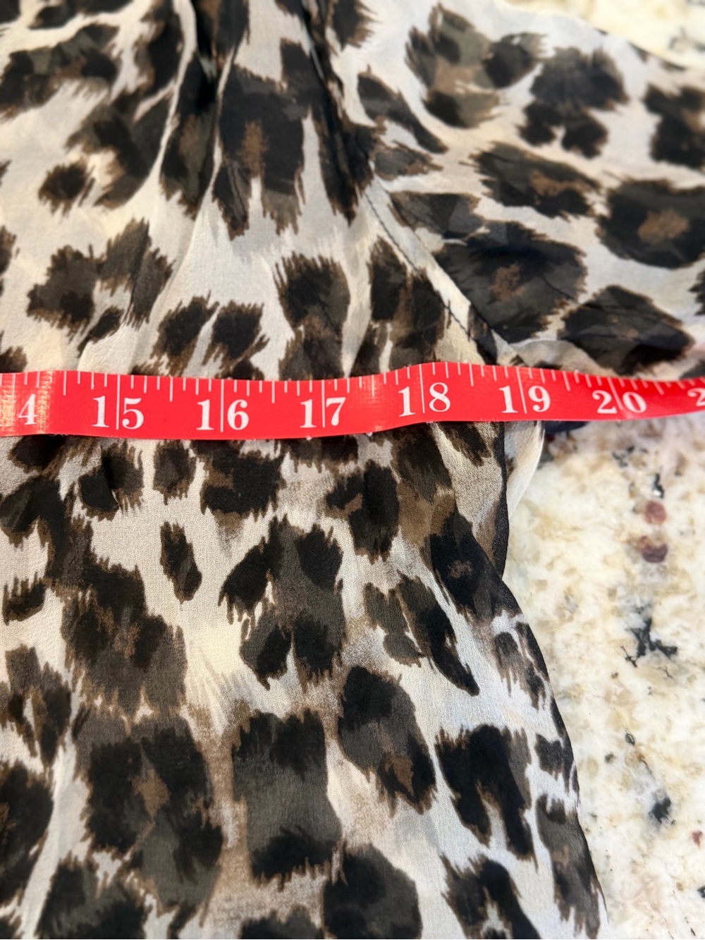 Diane von Furstenberg Leopard Print Silk Sheer Blouse Size 6 - Picture 9 of 9
